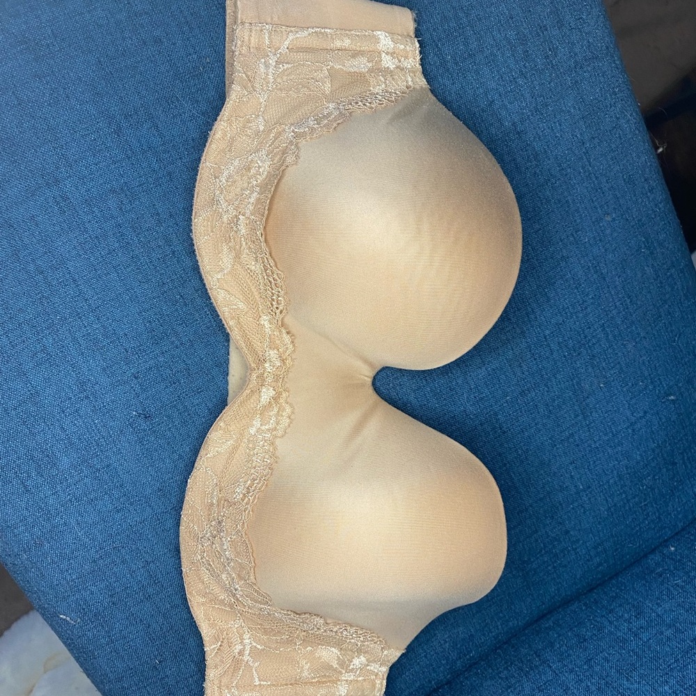 Victoria’s Secret body by Victoria lined strapless in 36c
